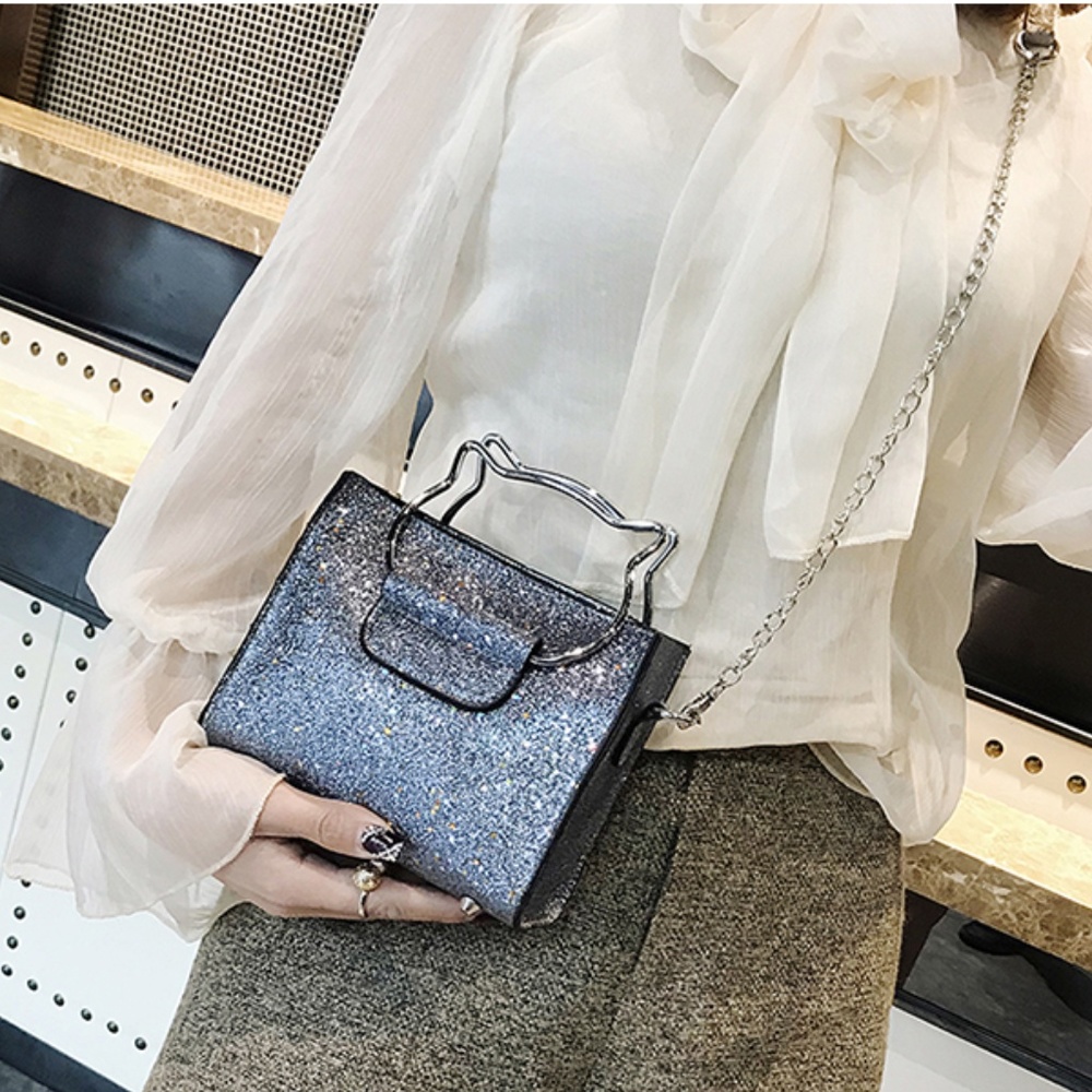 New! Cat Handle Silver Glitter Crossbody Bay. - Picture 3 of 8
